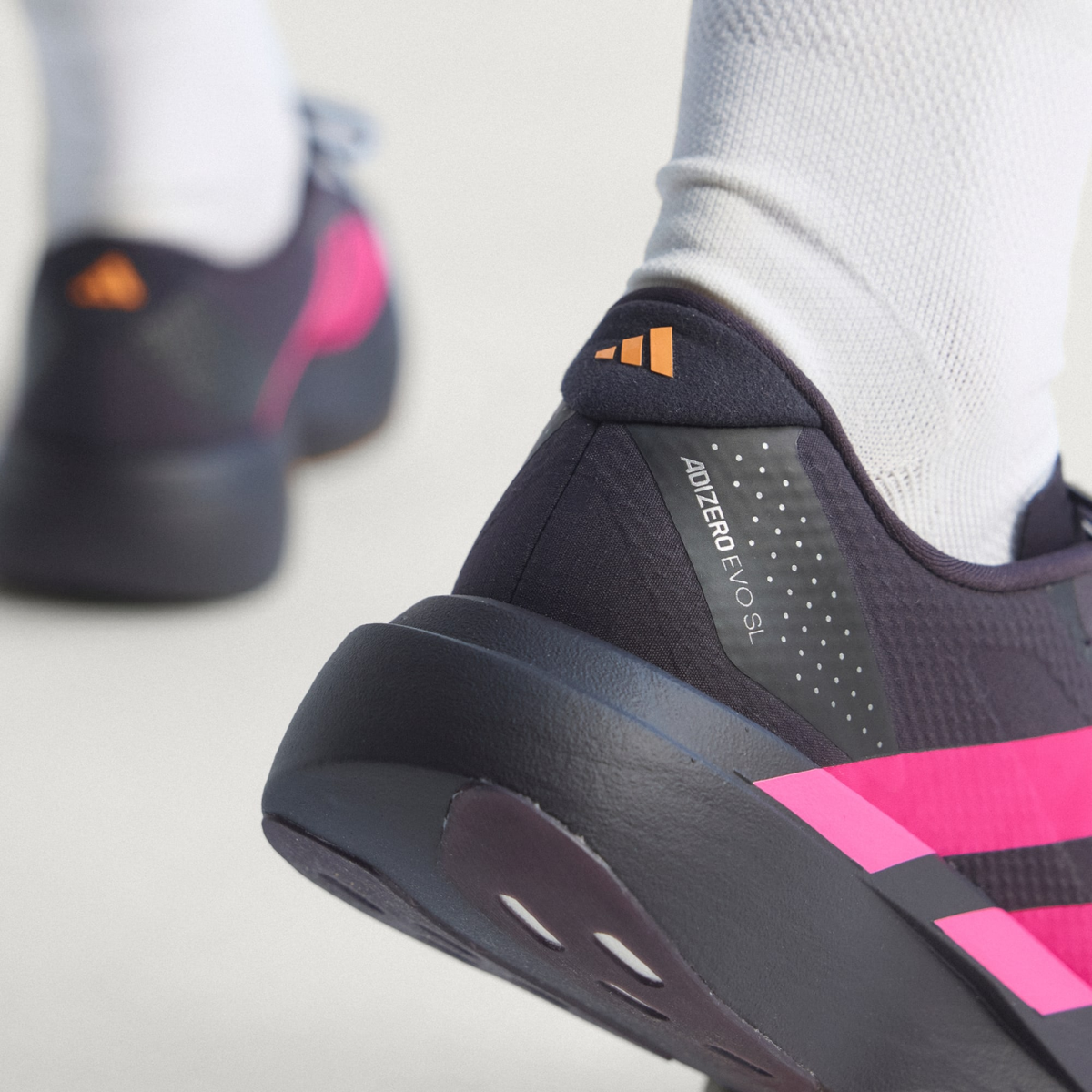 スパイク・シューズ  adizero Evo SL adidas WMNS Adizero Evo SL Woven Aurora Black Shock Pink KI6931