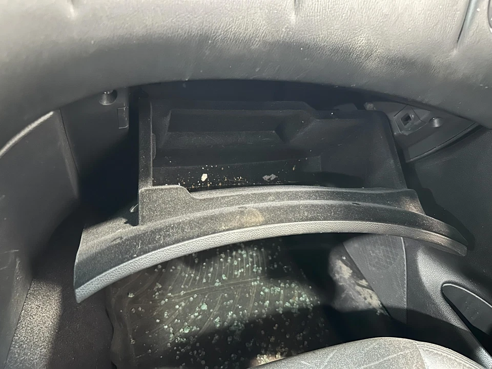 Перчаточный ящик 10 11 12 INFINITI EX35 - Изображение 2 из 2