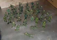 Vtg. Lot Of 38 Made In Hong Kong  Unbranded Painted Toy Soldiers Green Army Men