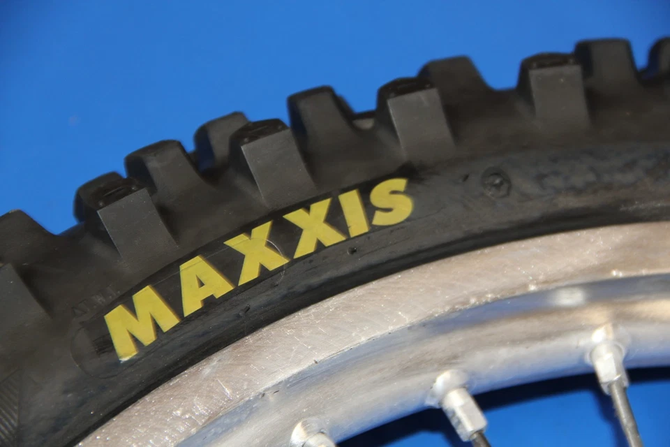 99-02 KX250 KX125 1999 llanta delantera radios centrales buje husillo rotor neumático Foto 3 de 4