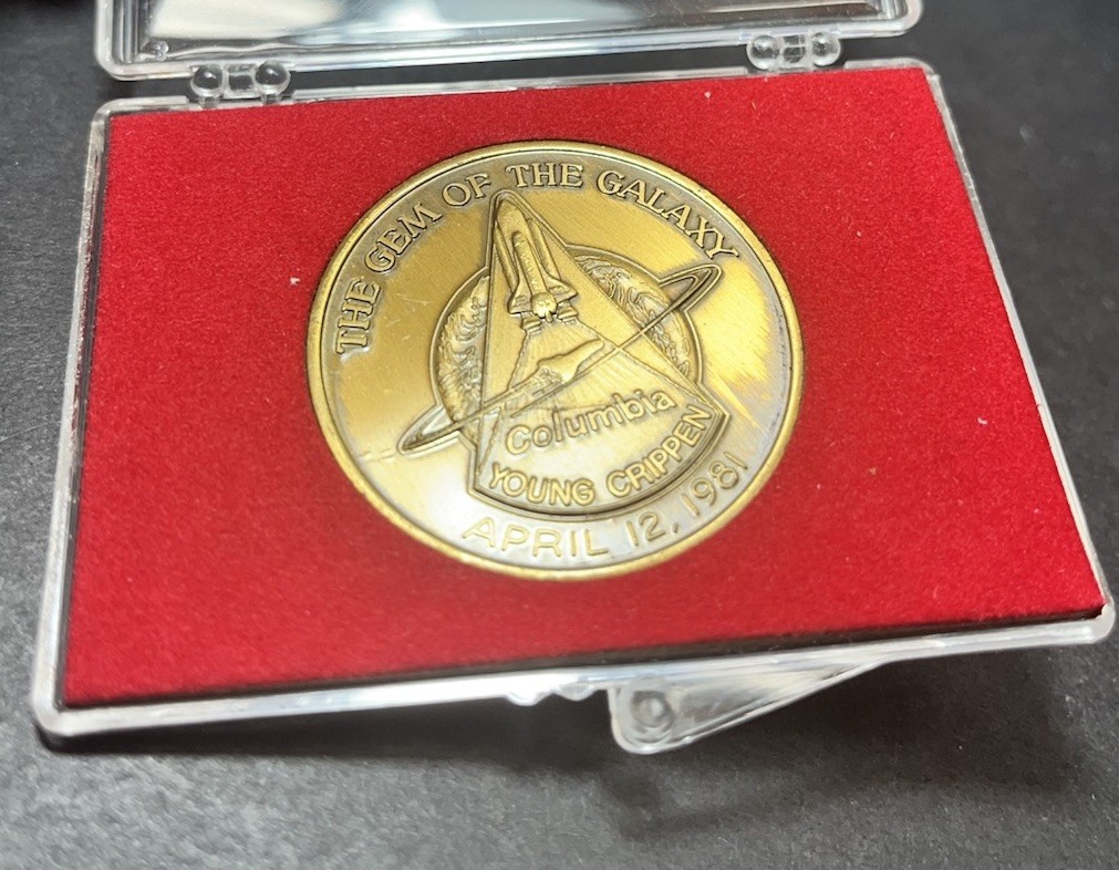 1981 Columbia Space Shuttle First Flight and Return To Earth Medal ...