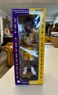 KOBE BRYANT LIMITED EDITION 2002 NBA Champions Gold Legends of Court Bobblehead