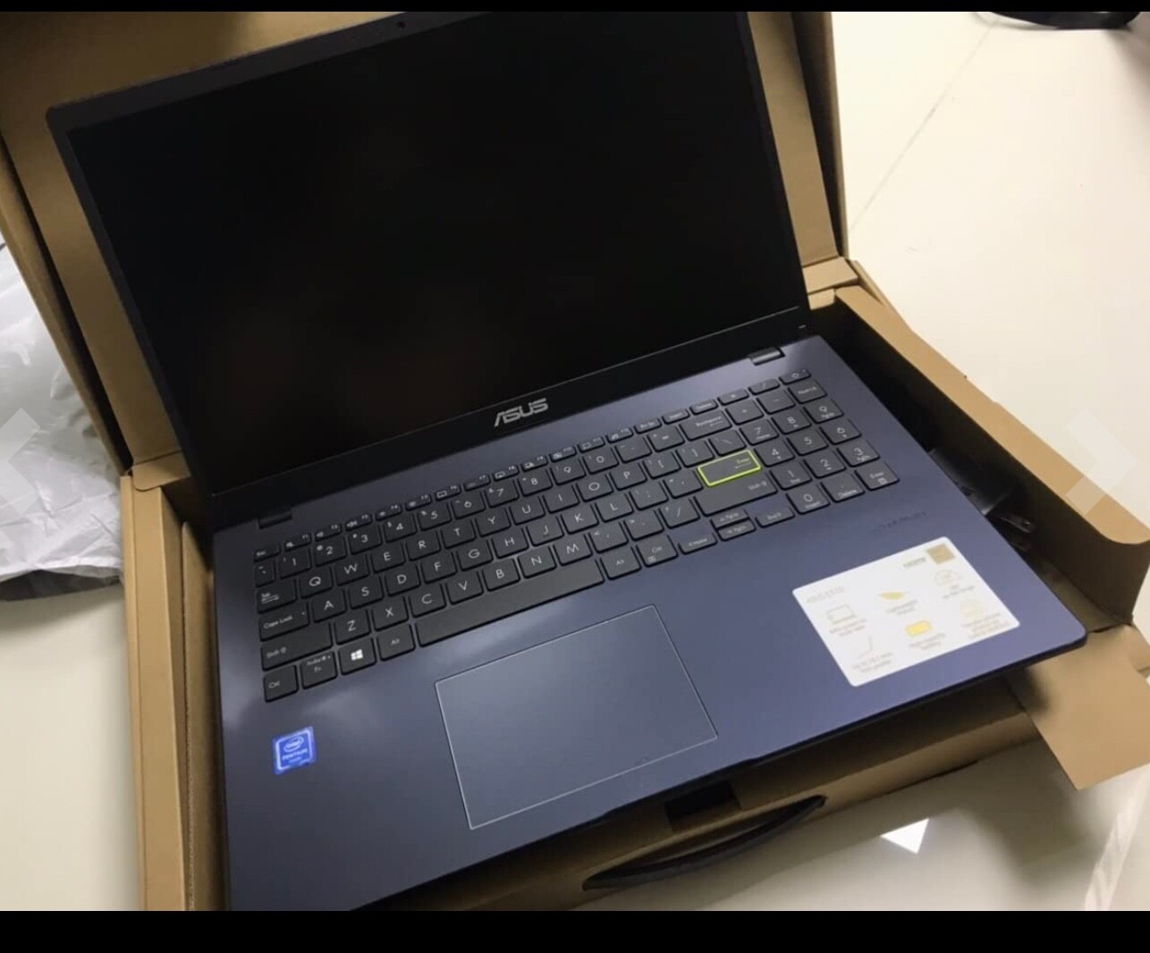 ASUS 15.6" Laptop: Intel Pentium, 4GB RAM, 128GB eMMC, Windows 11, Office 365 - Picture 2 of 6