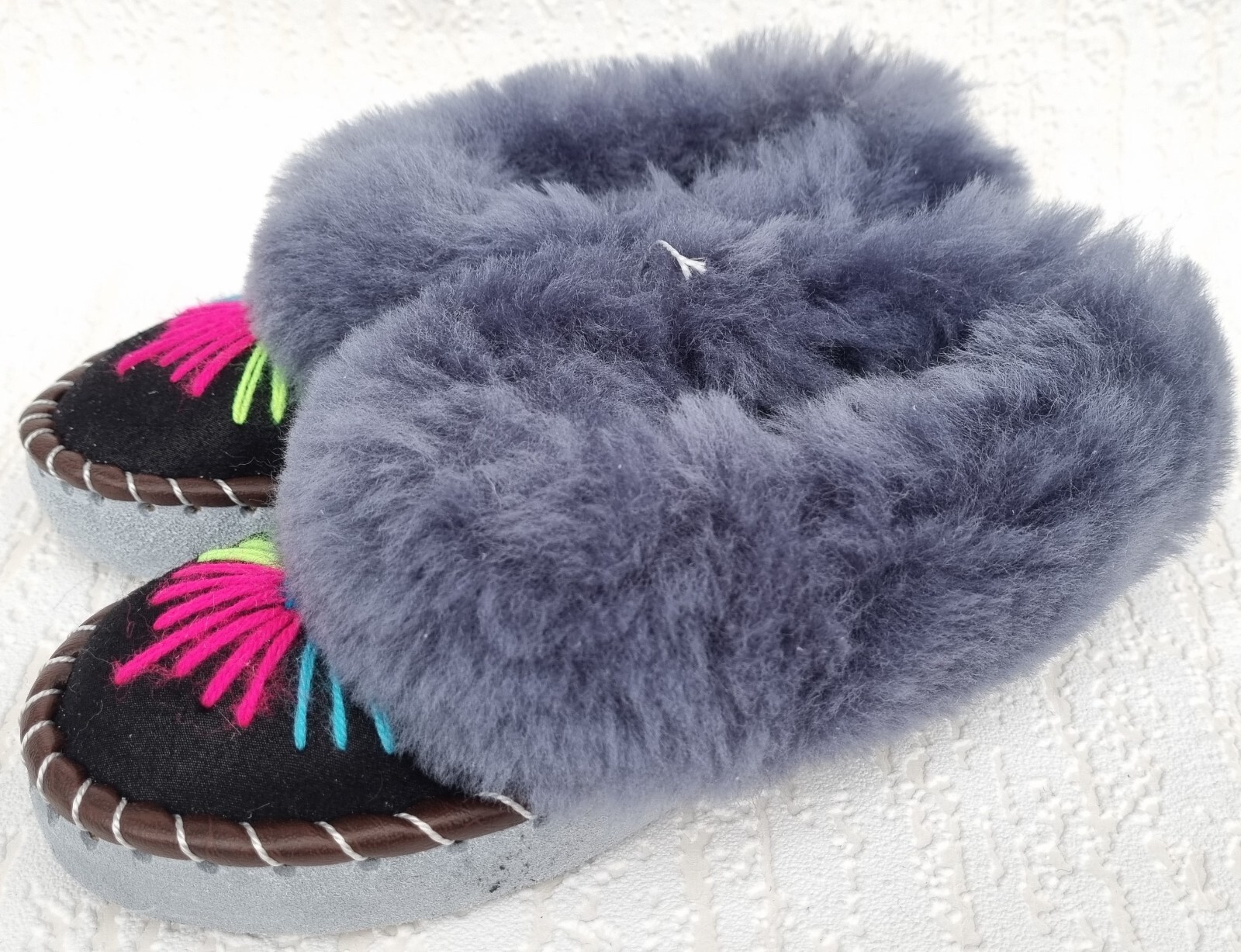 APL LAMMFELL Warme HAUSSCHUHE Gr.31 NEU Schaffell leder Handarbeit (20.05.08.2022.1)