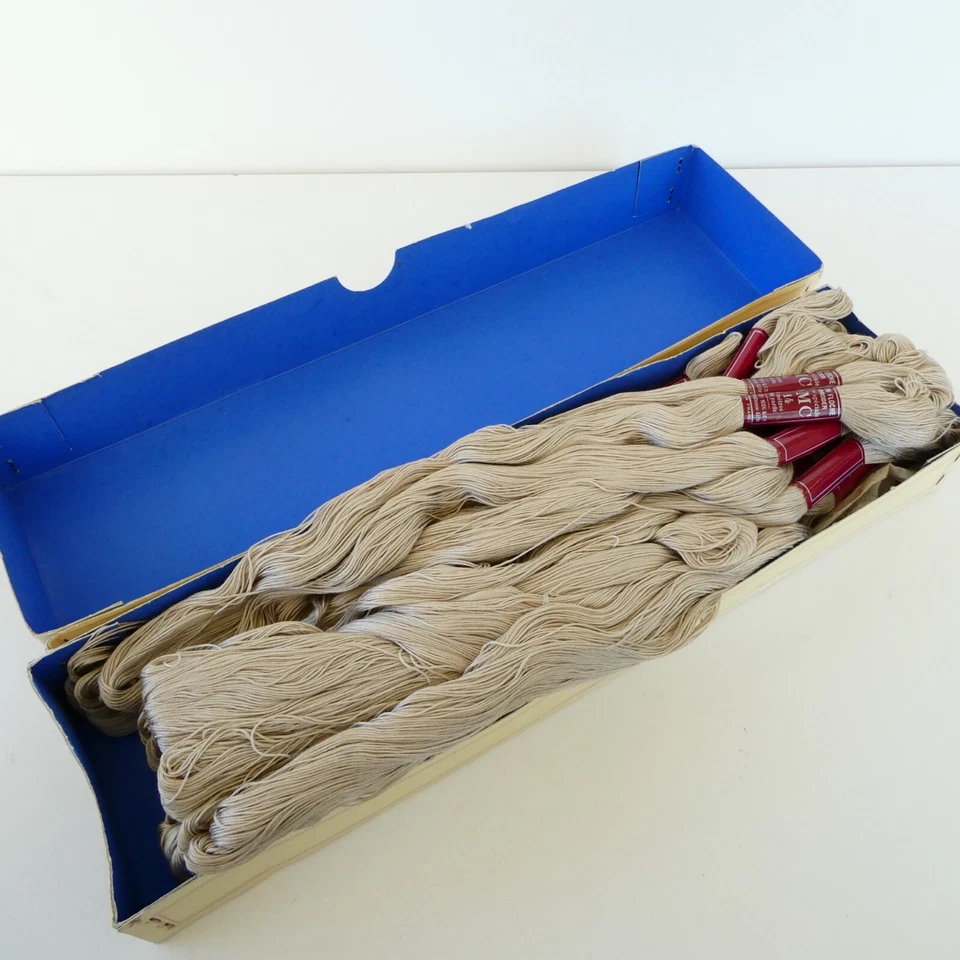 Antique Cotton Floche A Broder DMC No 14 Color 644 Thread 25 Skeins in Box - Image 2 of 4