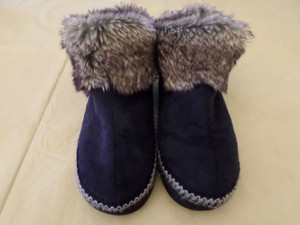 isotoner ankle slippers