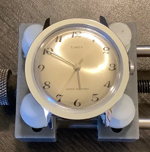 Timex 1973 Marlin Mod. 260502473 Chrome Stainless Round Case Silver Arabic Dial