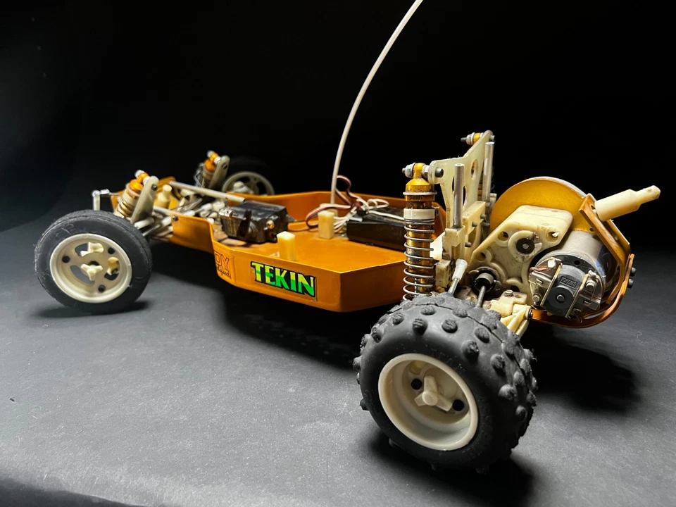 Vintage Team Associated Rc10 Buggy Gold with original box and instructions - Image 2 of 4