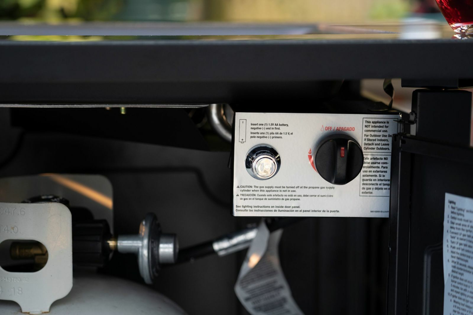 Endless Summer 30" Outdoor Propane Black Glass Top Fire Pit (White Fire