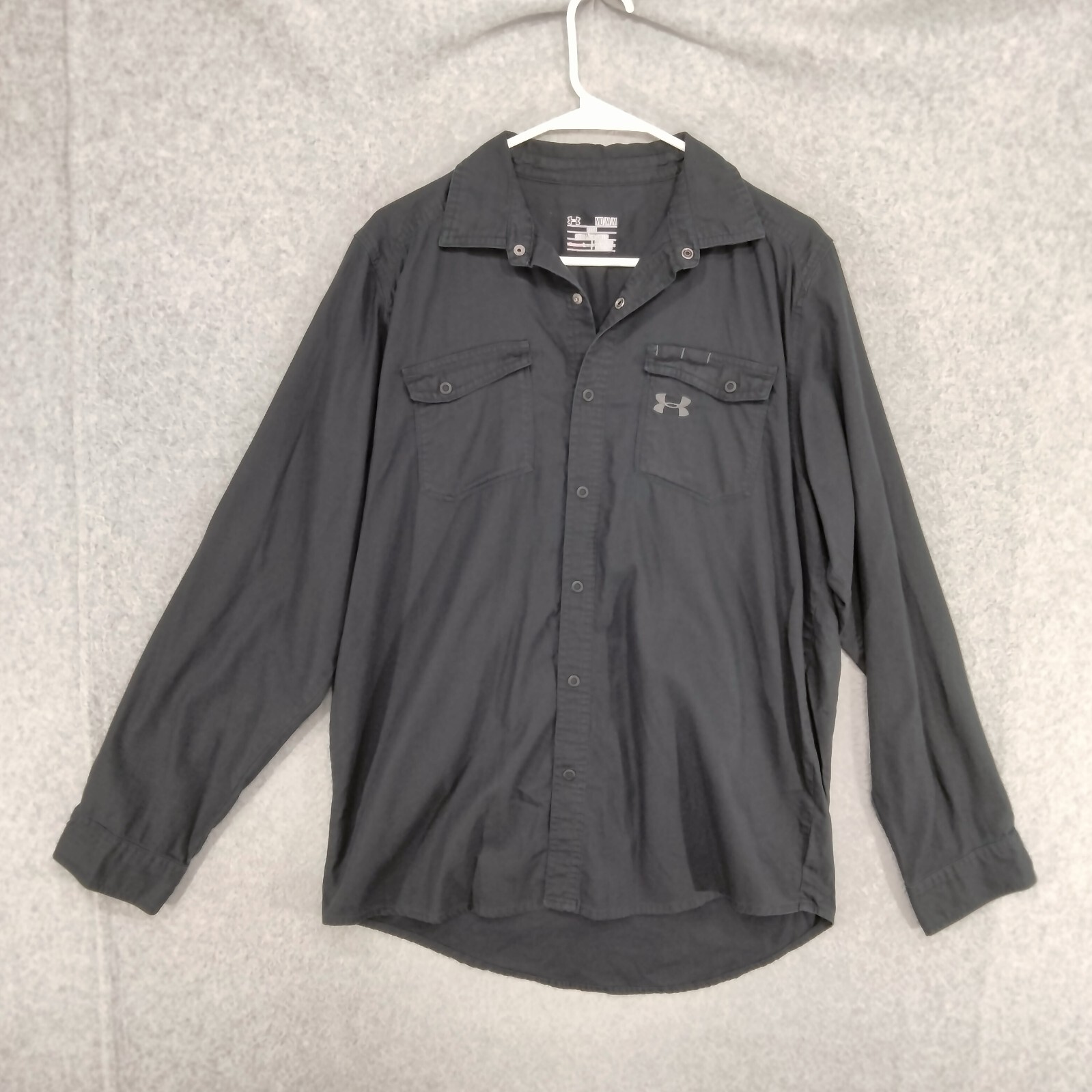 Under Armour Button Down Shirt Mens Size M Black Loose Fit Solid All Season Gear eBay