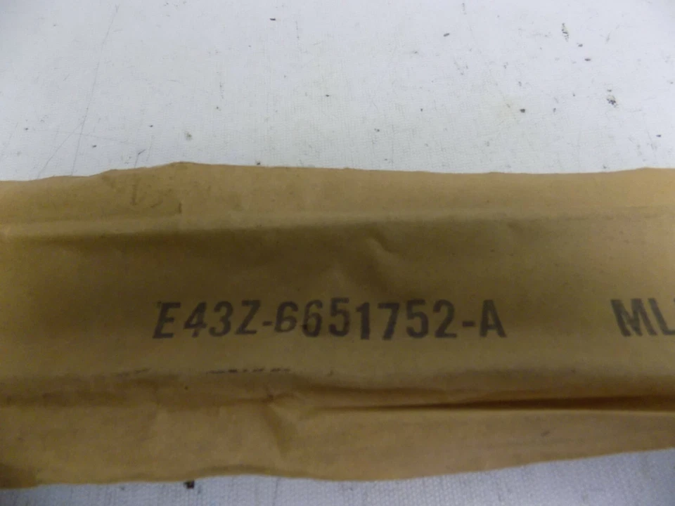 Nuevo OEM 1984-1994 Ford Tempo Mercury Topacio Delantero Derecho Borde Superior Moldura Techo Foto 3 de 3