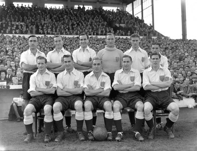 England team group John Aston Bert Mozley Neil Franklin Bert W- 1949 Old Photo 1