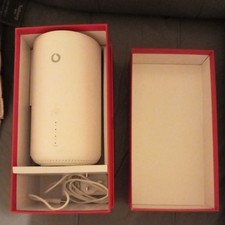 Mobile 5G Router - Wi-Fi 6 - Unlocked Vodafone Gigacube Router - TCL HH500V