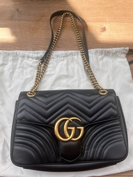 GG Marmont Medium Matelassé crossbody/shoulderbag