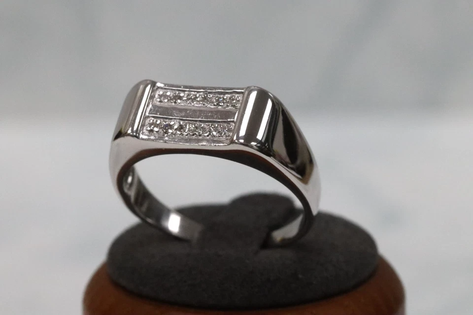 Anillo con racimo de diamantes de oro blanco - talla X1/2 - sello del Reino Unido Foto 2 de 4