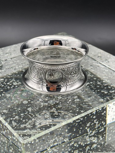 Anello tovagliolo in argento sterling. c1923 Incisione a mano di Gieves srl - Foto 11 di 12