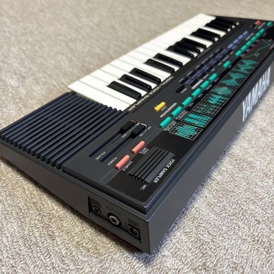 Yamaha VSS-30 Portasound Digital Voice Sampler Portable Keyboard