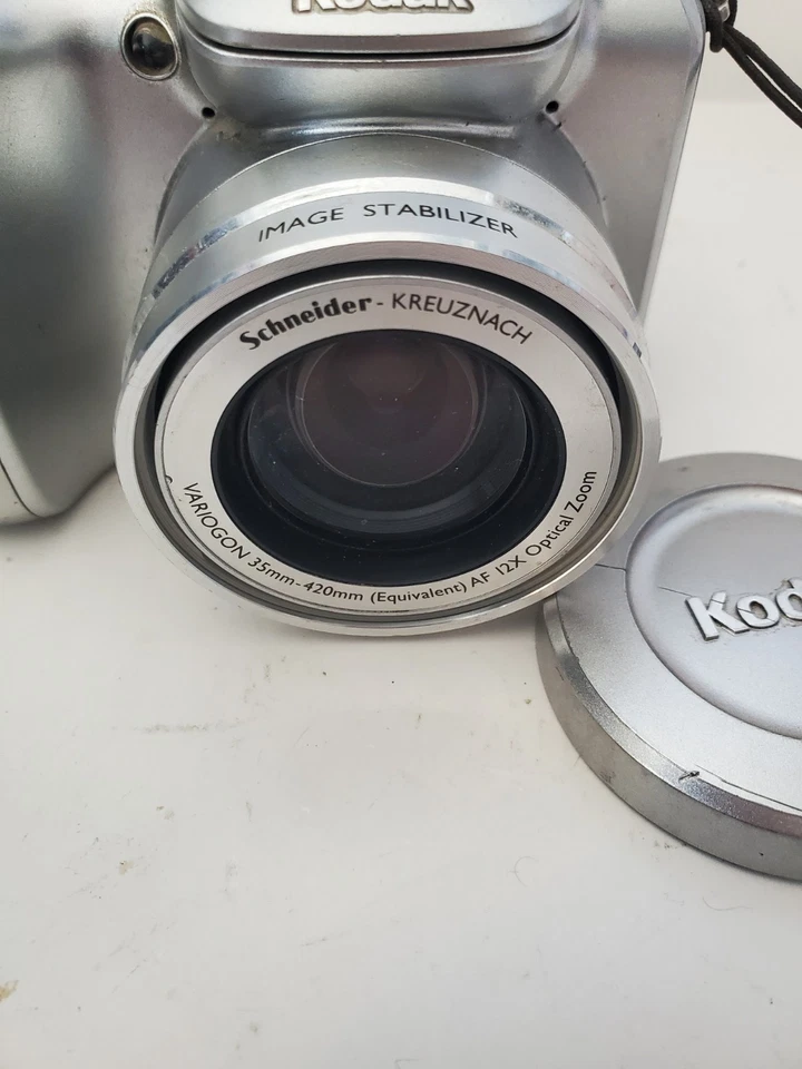 Kodak EasyShare Z612 6.1MP Digital Camera Silver FOR PARTS - Image 4 of 4
