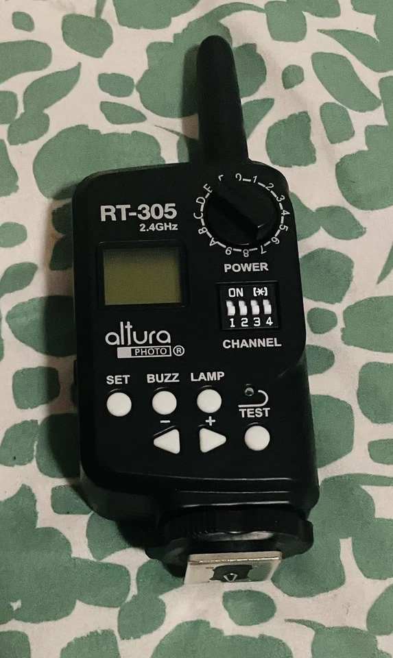 Altura Photo Professional Flash Kit for NIKON DSLR with Wireless Trigger - Image 2 of 4