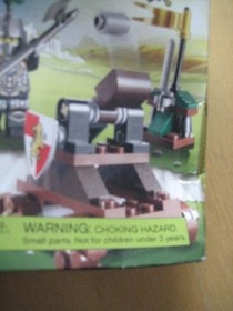 Lego 7950 Knight's Showdown * Kingdoms * Lion & Dragon Knight NEW  (damaged box)