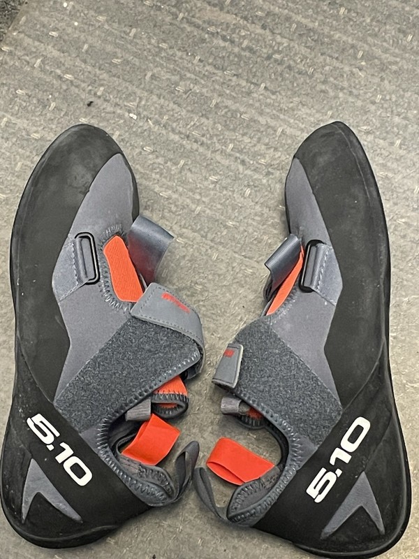 5.10 Quantum Five Ten Rock Climbing Shoes Adidas US 10.5 EU 44 Gray Blk KIRIGAMI