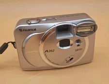 Fujifilm FinePix A202 2.0MP Digital Camera Silver.