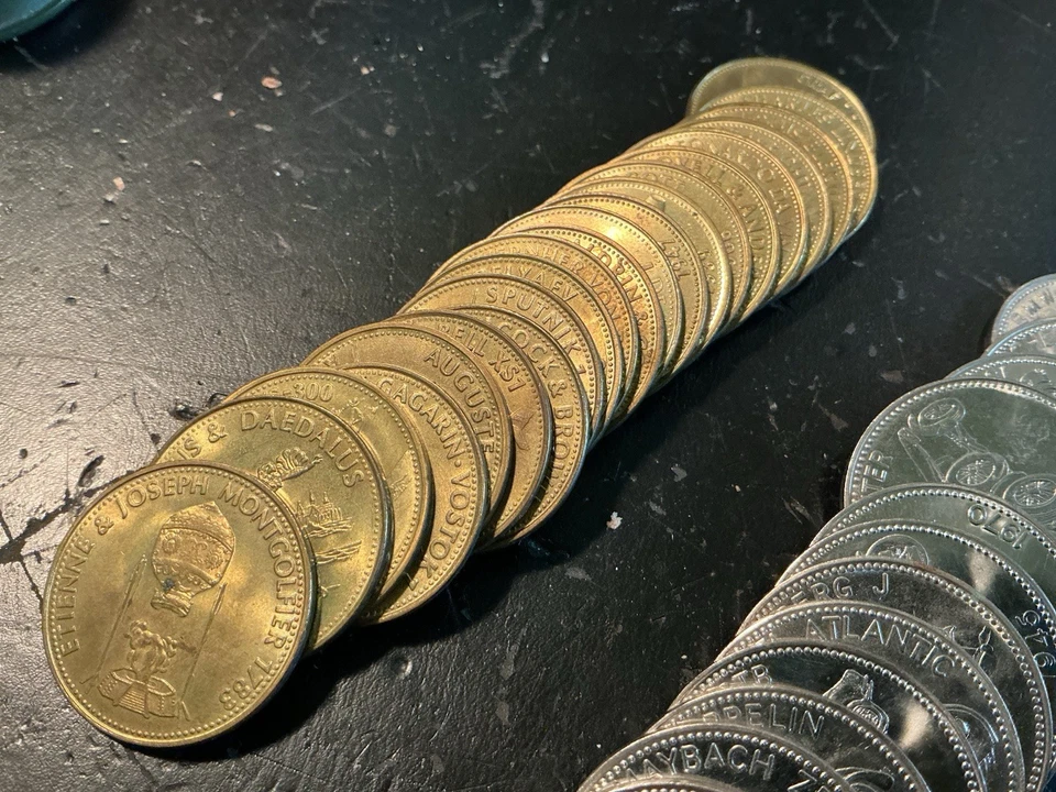 64 x Shell Medaillen / Sammelmünzen - Fußball , Autos , Luftfahrt , Raumfahrt - Bild 2 von 4