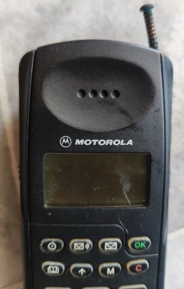 Vintage Preloved old 1999 2000 Motorola Cellphone PCN600 made in UK - Image 2 of 4