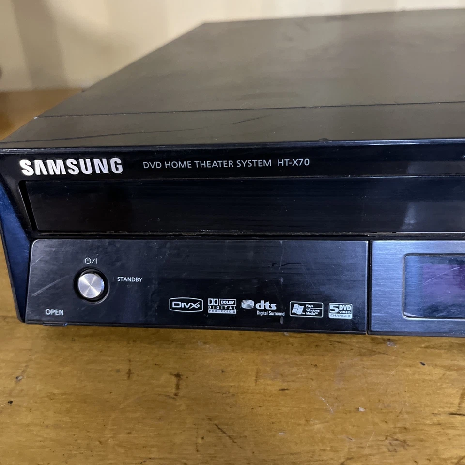 Sistema de cine en casa Samsung DVD HT-X70 HDMI 5 cambiador de discos sin control remoto - negro Foto 2 de 4
