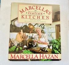 Marcella's Italian Kitchen Cookbook  Hazan 1986 First Edition & Printing HC DJ