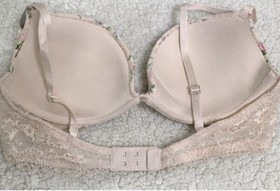 Victoria&rsquo;s Secret Pink Floral Bra