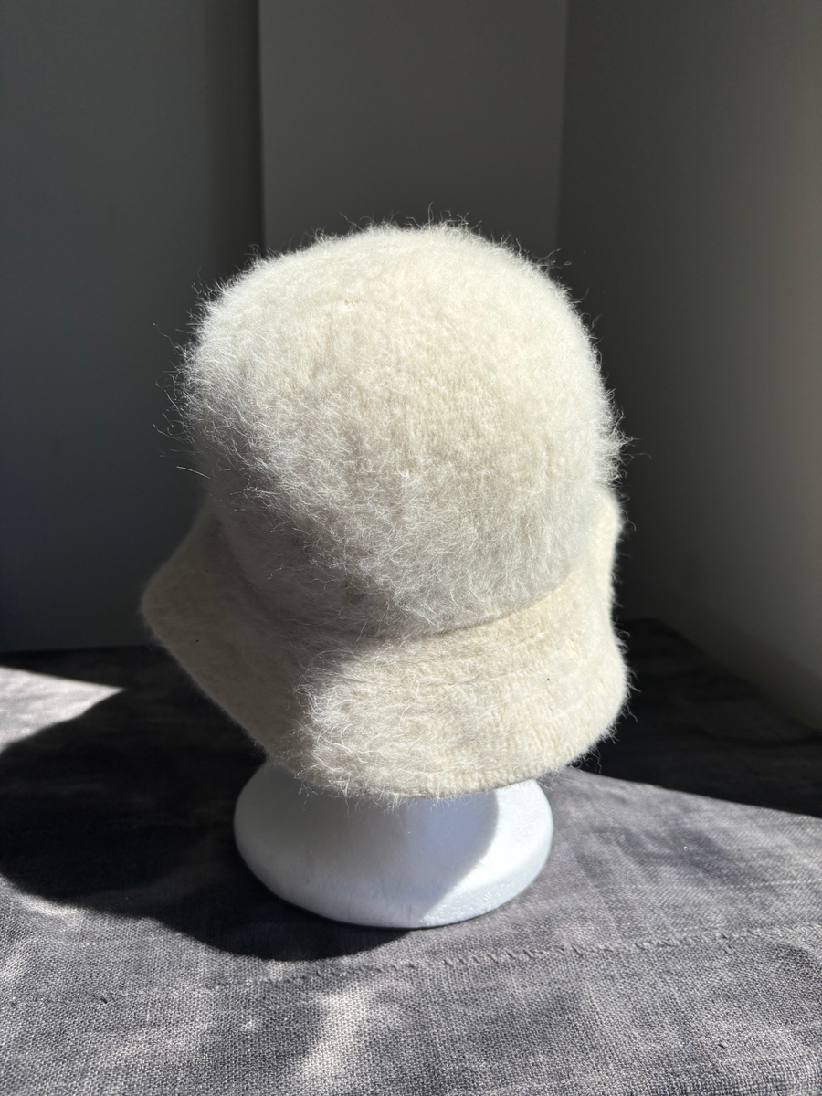 Rare Vintage Kangol Ivory Fuzzy Angora Fur Y2k Large Bucket  display picture 2