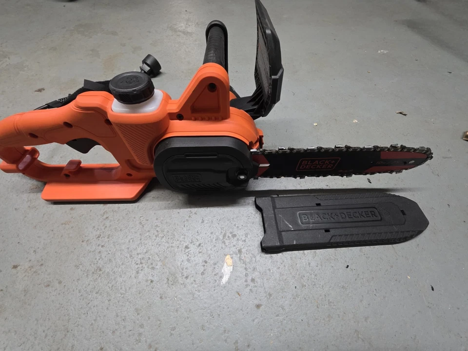 Бензопила электрическая Black & Decker BECS600 8 А 14 дюймов Проводные - Изображение 3 из 4