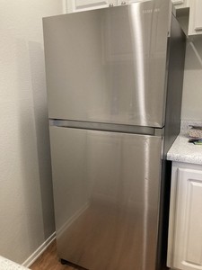 Samsung 18 cu. ft. Top Freezer Refrigerator – Stainless Steel