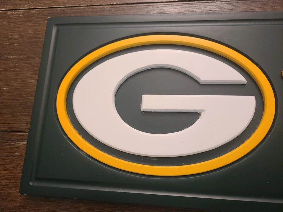"Letrero de madera Green Bay Packers Lil' Man cueva marco de placa 23""x 7""" Foto 2 de 4