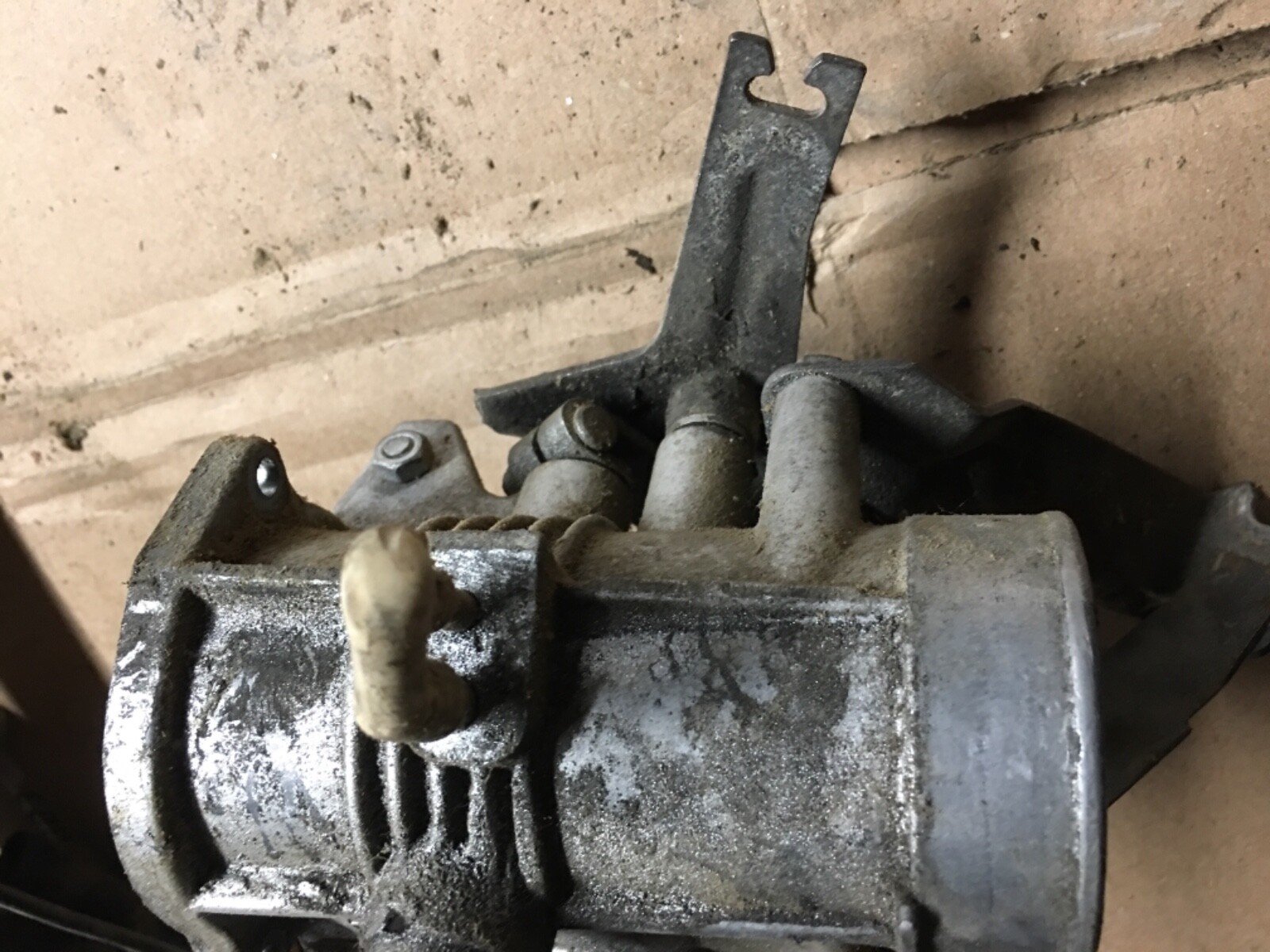 BMW E21 2.0 Intake Throttle Body Housing 320i 13541264137 for sale 