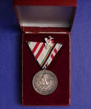 1976 ÖOC AUSTRIAN OLYMPIC COMMITTEE ORDEN /BADGE+MASCOT PIN w. ORIG. ETUI