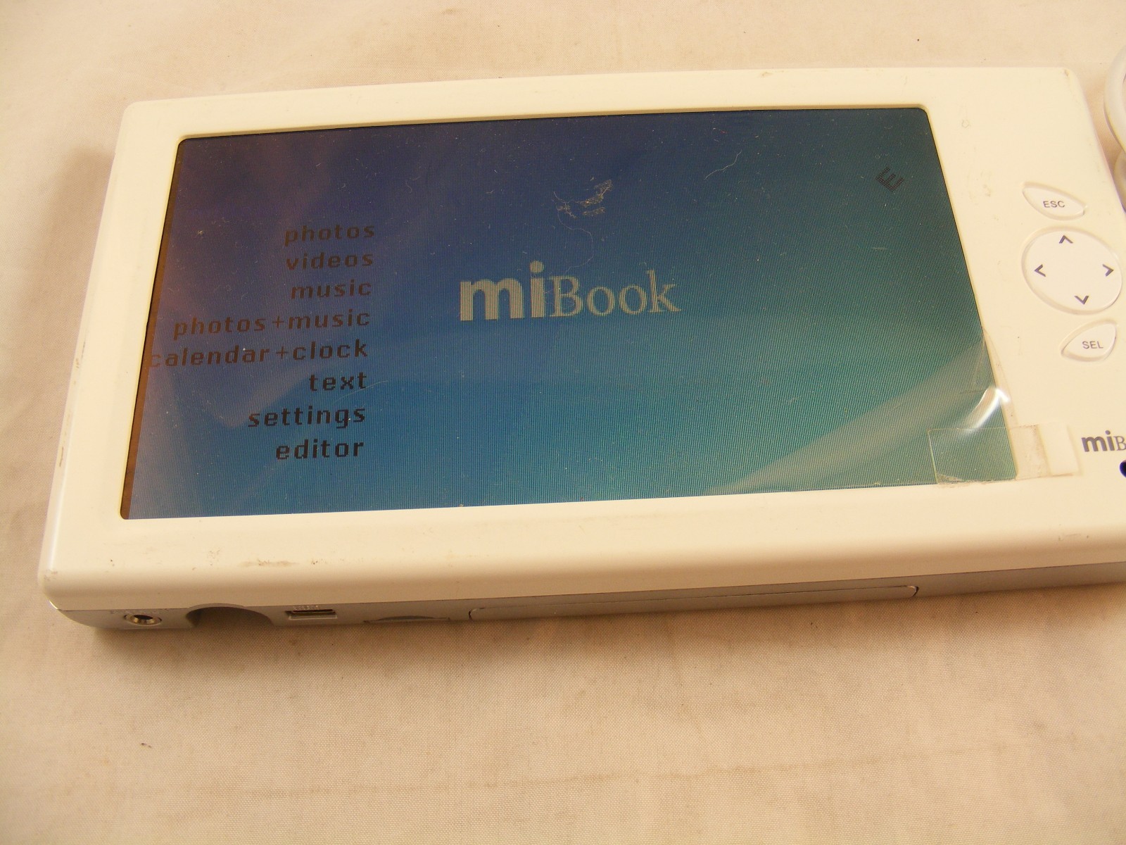 MiBook eBook Reader Photoco Mi Book Device 6" Screen w/ Remote - White ...