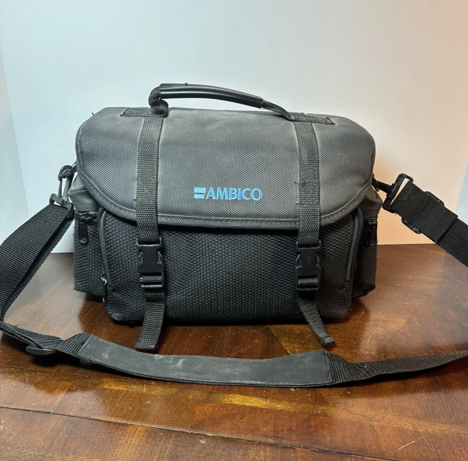 Panasonic Mini DV Handheld Camcorder PV-DV51/PV-DV101, Battery Charger & Case - Image 3 of 4