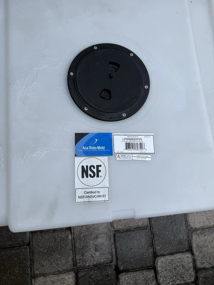 Tanque de agua de 70 galones Foto 3 de 4