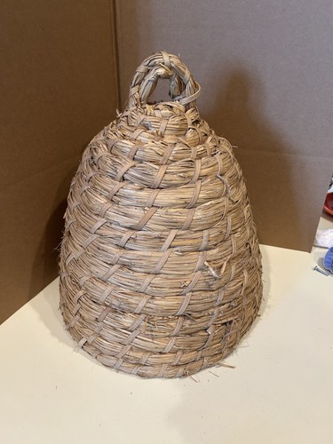 Vtg Handmade Beehive Bee Skep Coiled Rye Grass Rustic Farmhouse 16" Basket