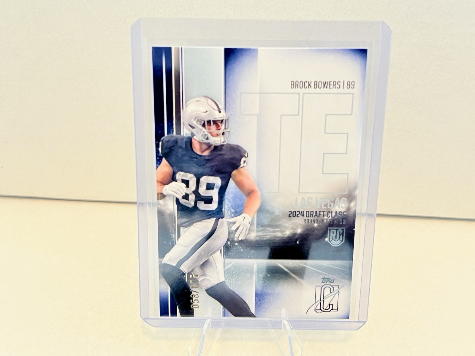 2024 Topps Signature Class - Rookies Brock Bowers #129 Indigo /175 (RC)