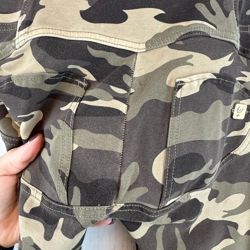Freddy Green Camo High Rise 3 Button High Waist Ankle Pant Legging Size Small - Picture 9 of 14