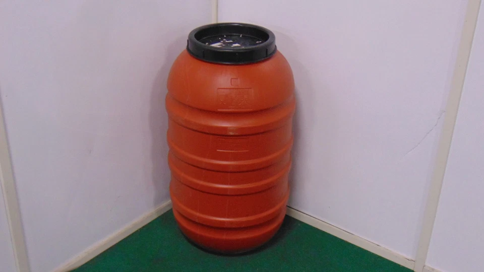 Barriles de olivo de 58 galones con tapas - grado alimenticio, almacenamiento, tambor, contenedores  Foto 3 de 4