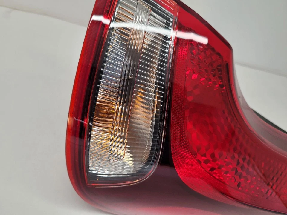 2020-2022 KIA SOUL RH Passenger Tail Light Model Incandescent 92402K0010 Foto 2 de 4