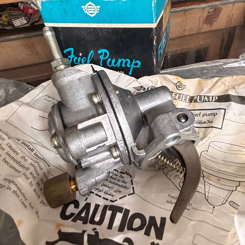 Bomba de combustible del motor Kyosan Denki para motor Toyota Corolla KE20 KE25 KE26 serie 3K Foto 2 de 4