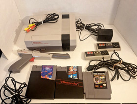 Nintendo NES-001 Console Controllers Zap Gun AC Adapter AV Cable 3 Games Tested!