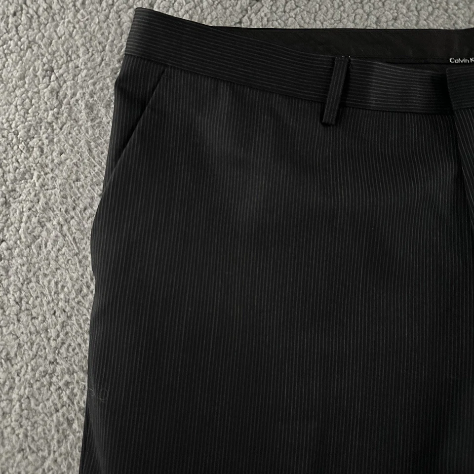Pantalones de vestir Calvin Klein para hombre negros grises talla 40x32 mezcla de lana a rayas Foto 3 de 4