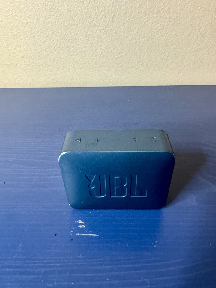 Altavoz portátil Bluetooth JBL GO2J roto solo para piezas Foto 4 de 4