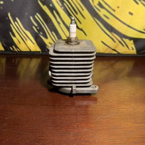 UT-20721 Homelite 25CC String Trimmer engine cylinder Good Used Condition. - Picture 2 of 8